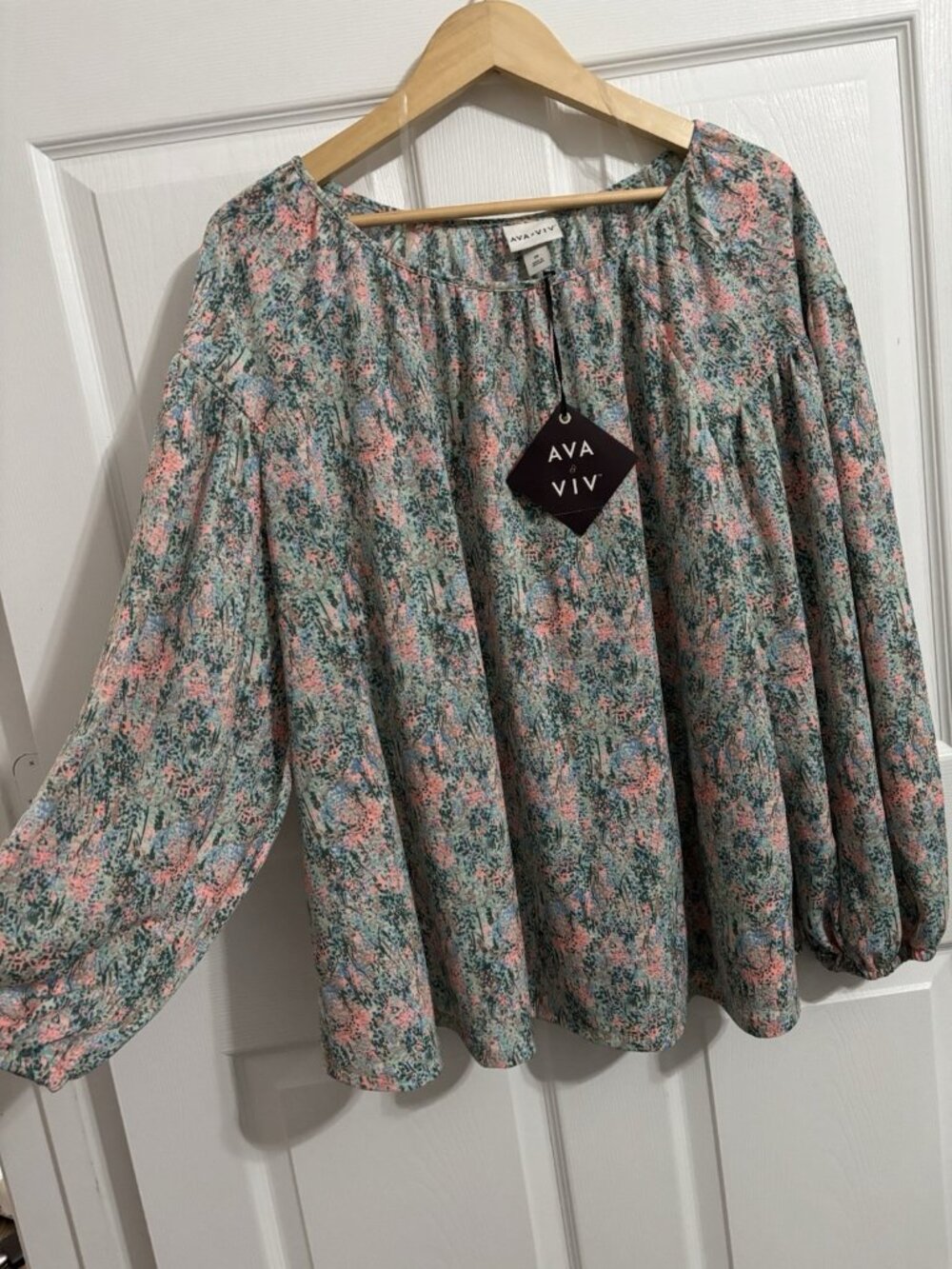 NWT Ava & Viv Women's Plus 1X Blouse Floral Bishop Long Sleeve Flowy Peasant